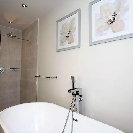 2 Bed In 73154 Holiday home *