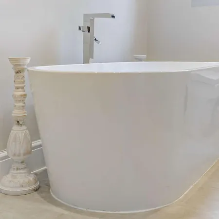 2 Bed In 73154 Tatil Evi